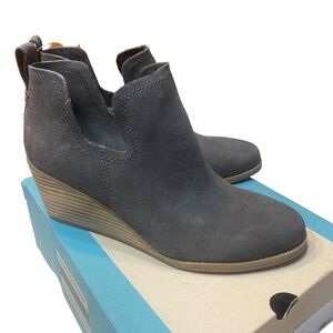 TOMS Women's Ankle Boots Grey Slip on Western Ankle Booties Comfy US Size 8 NEW